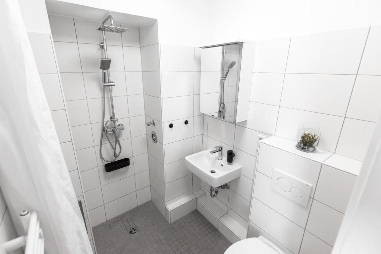 Koje Drei I Zentrales Apartment Mit Parkplatz ブレーマーハーフェン エクステリア 写真